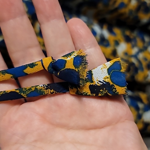 H&M Tunic Mini Dress Sz 8 Multi Abstract Flutter Sleeve V-Neck Pintucked Flowy - Picture 5 of 10